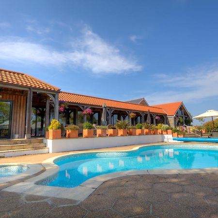 The Farmhouse Hotel And Restaurant Saint Saviour Ngoại thất bức ảnh